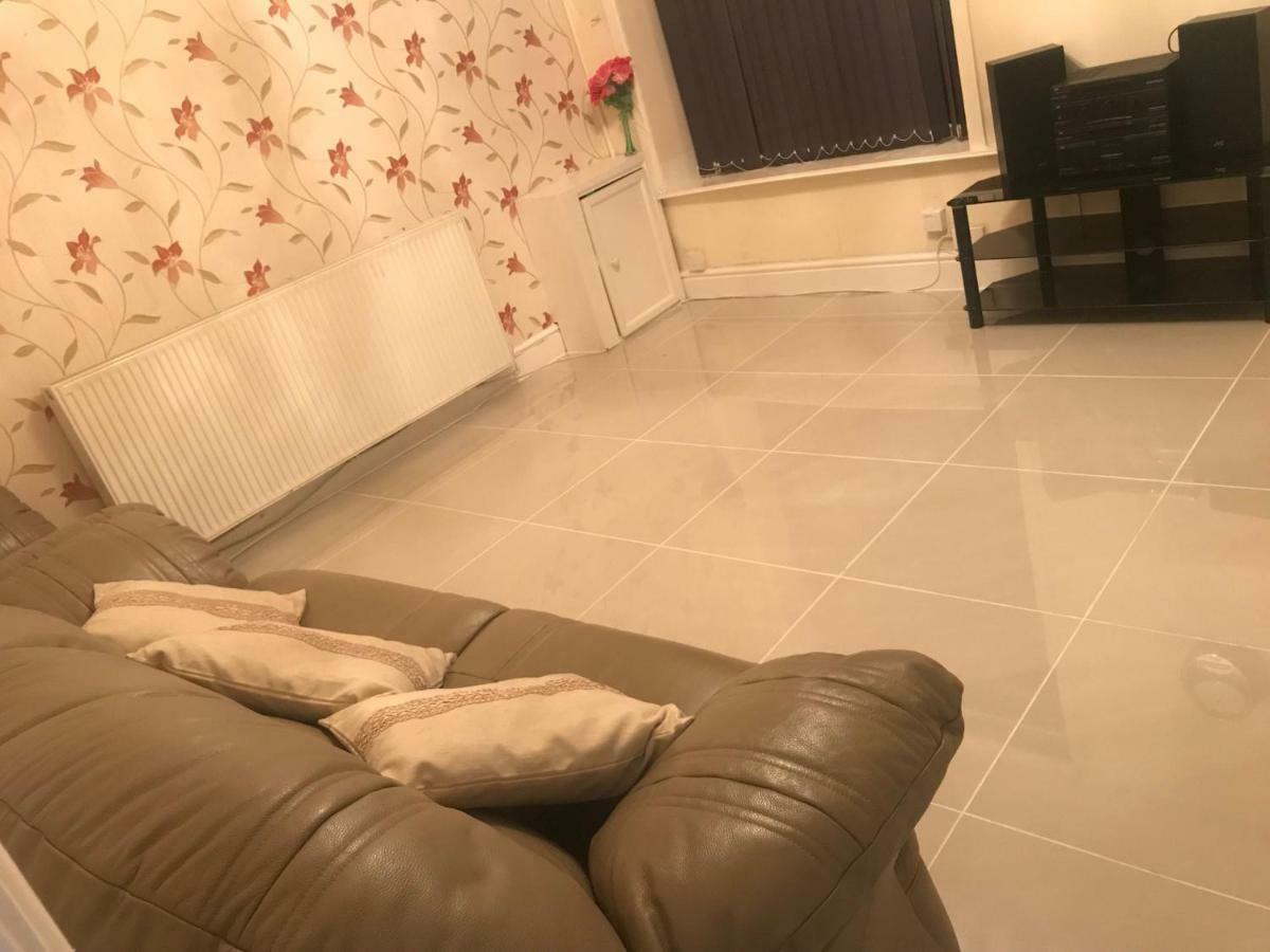 Entire B&B Burnley Bagian luar foto