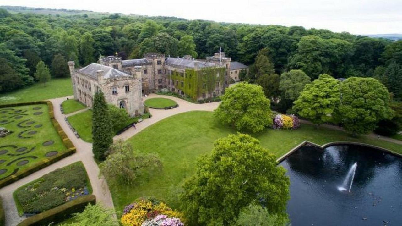 Entire B&B Burnley Bagian luar foto
